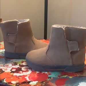 Cute Carter’s boots size 8